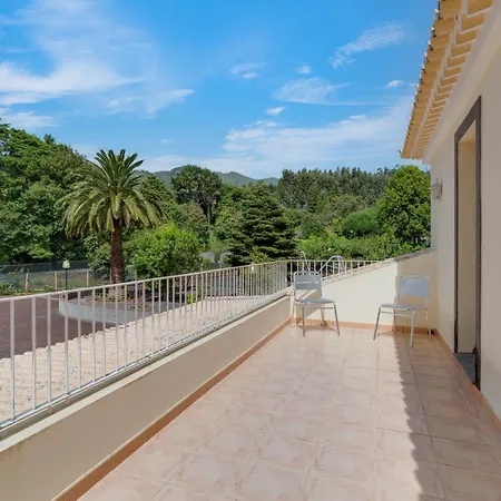 Holiday home Quinta Dos Abutitos